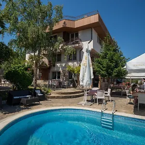 3* Pensiune La Casa