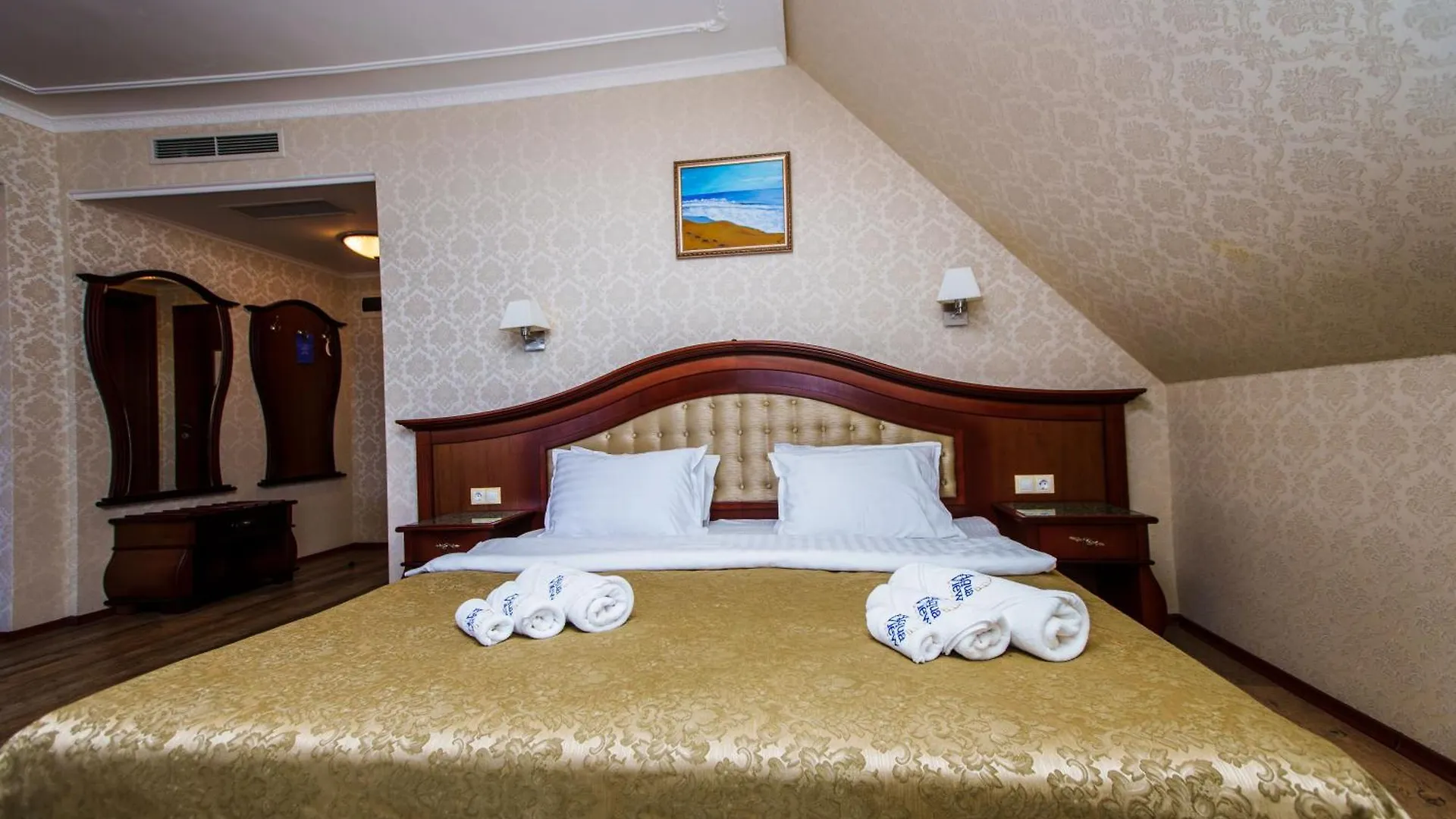 Aqua View Spa Boutique Hotel 골든샌드