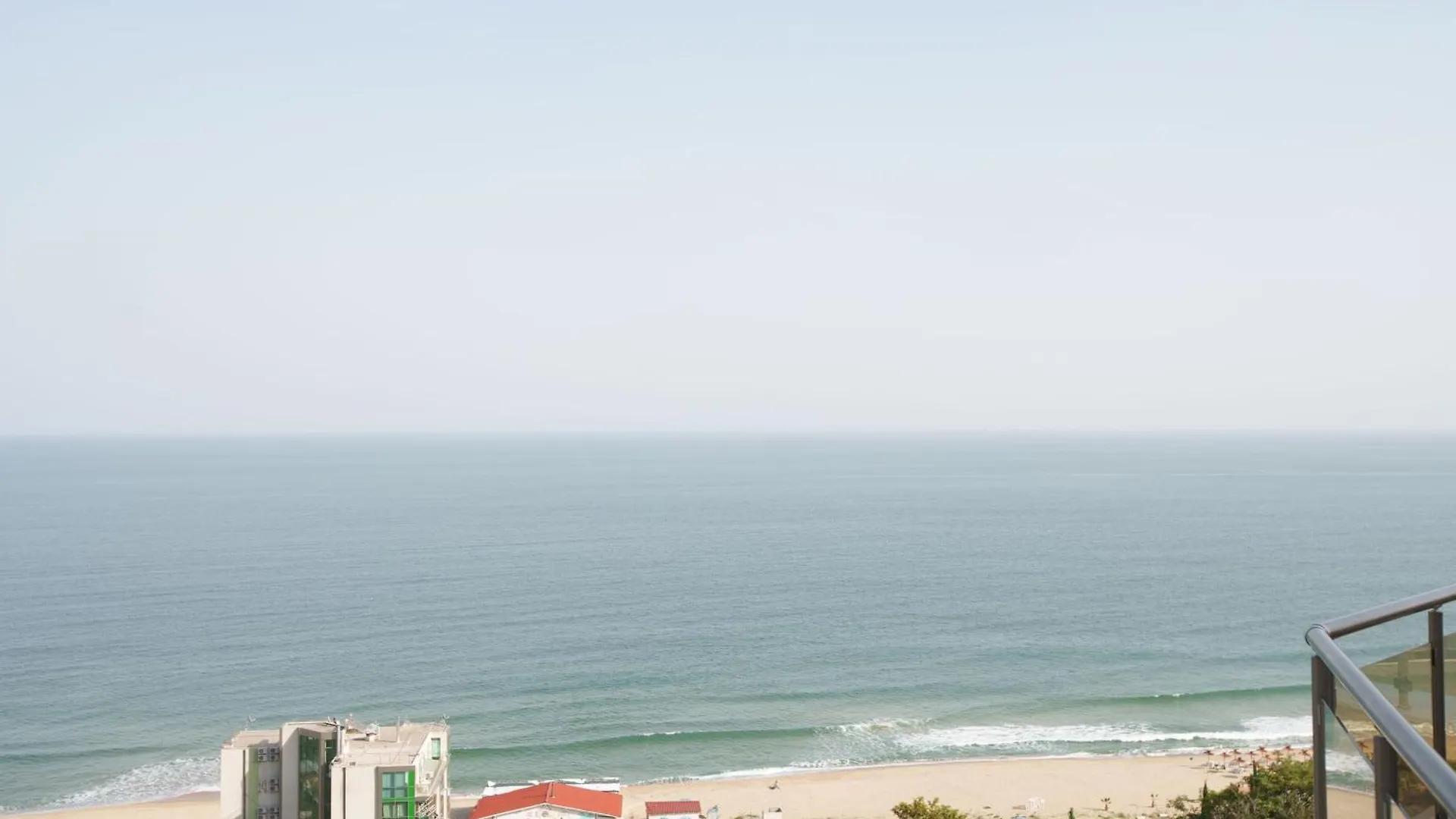 Aqua View Spa Boutique Hotel 골든샌드