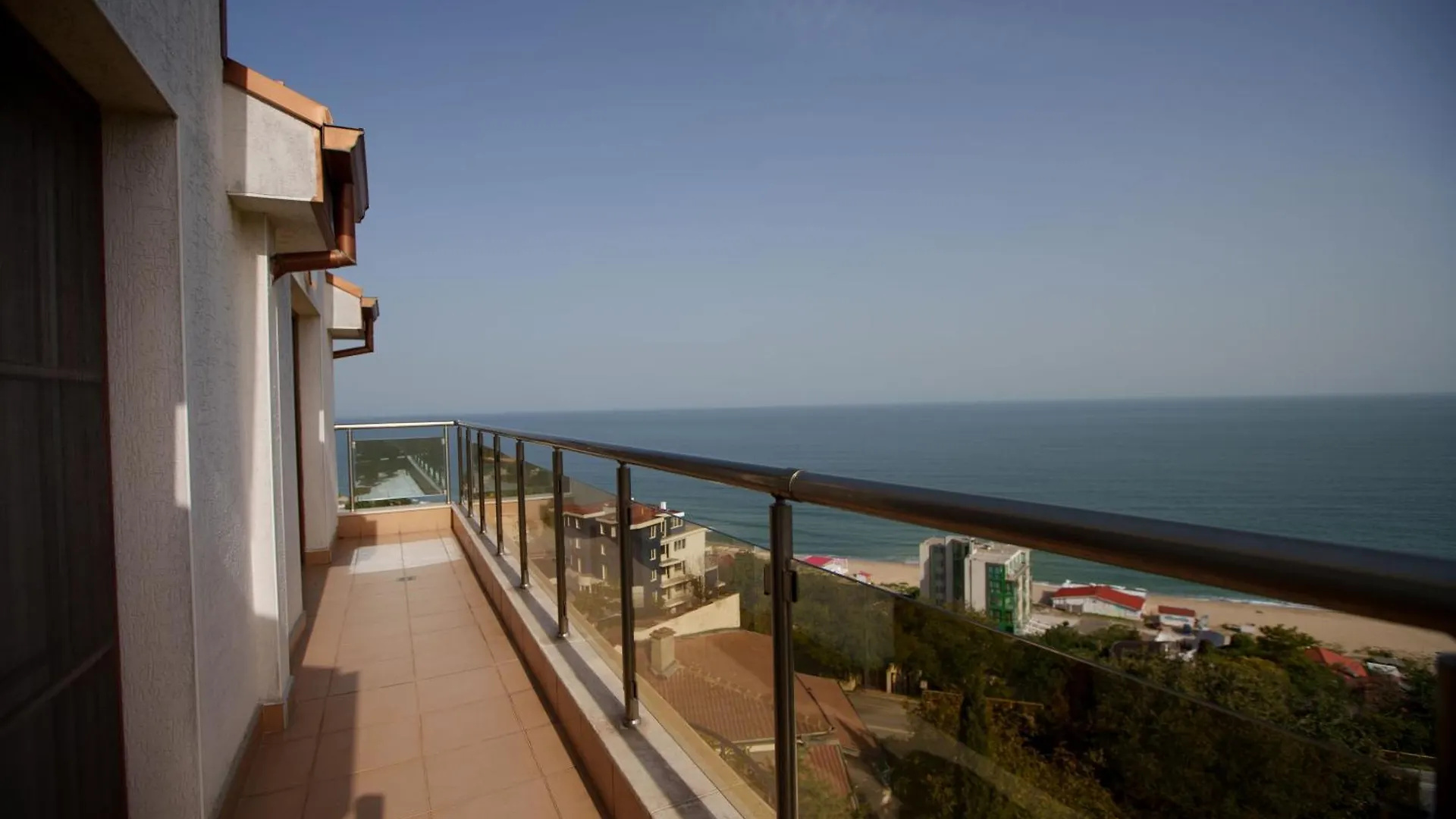 Aqua View Spa Boutique Hotel 골든샌드