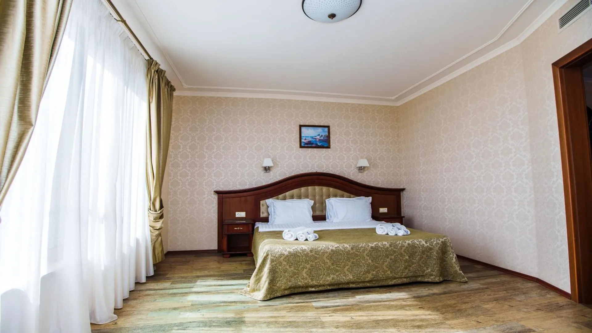 Aqua View Spa Boutique Hotel 골든샌드