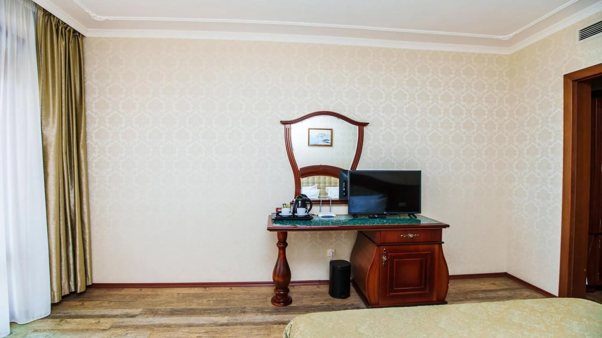 Aqua View Spa Boutique Hotel 골든샌드